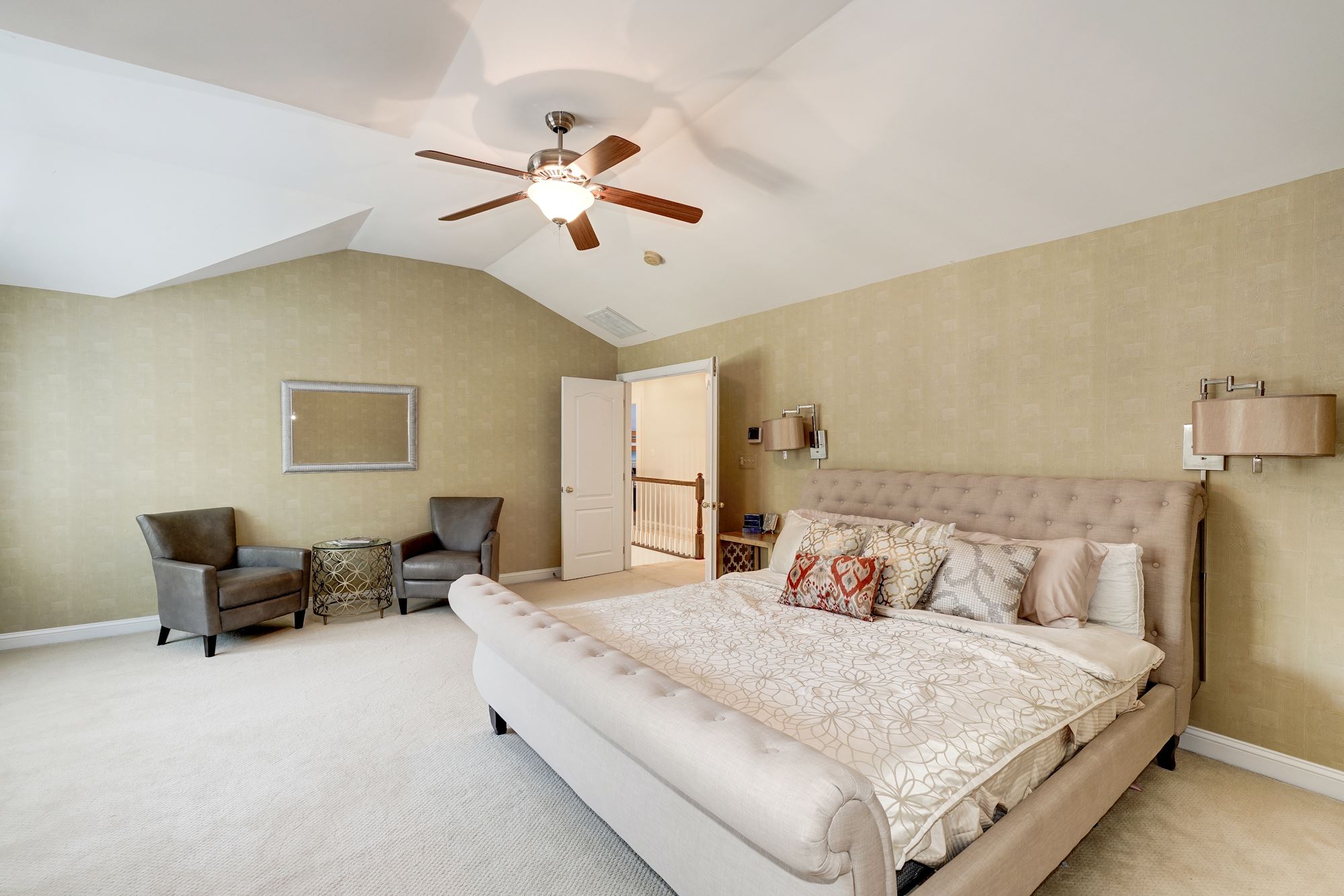 Colonial Home in Sully Estates